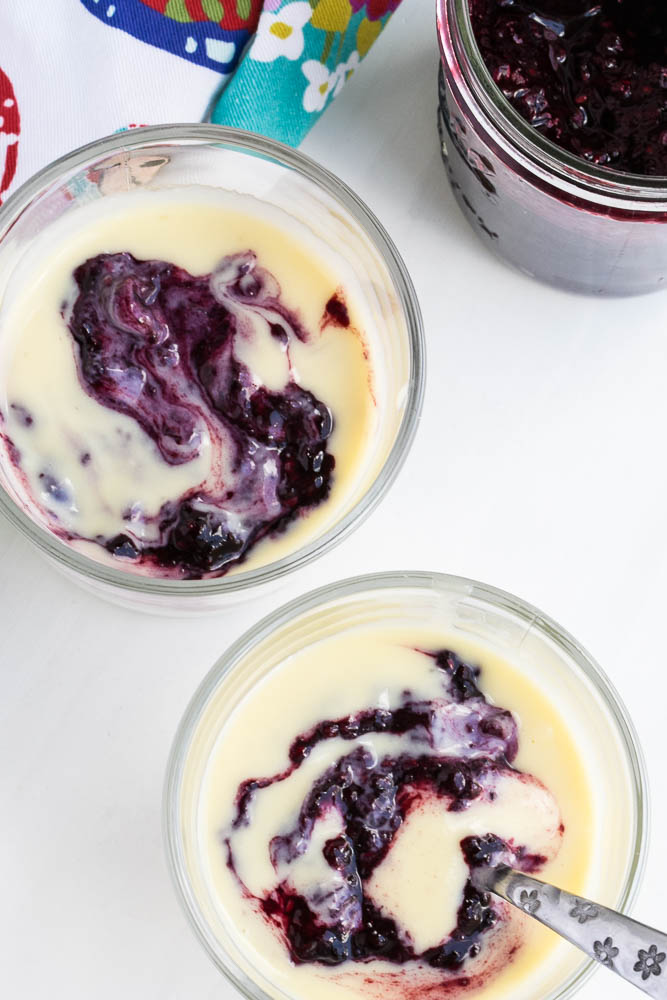 Can be made low-carb, too! These are an easy, make-ahead dessert that's SUPER delicious. There's nothing that compares to homemade custard! | perrysplate.com #dairyfreedessert 