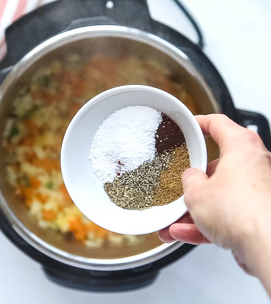 These aren't normal Instant Pot black beans. You'll want to eat these citrusy, smoky black beans all by themselves! | perrysplate.com #instantpot #instantpotrecipes These aren't normal Instant Pot black beans. You'll want to eat these citrusy, smoky black beans all by themselves! | perrysplate.com #instantpot #instantpotrecipes