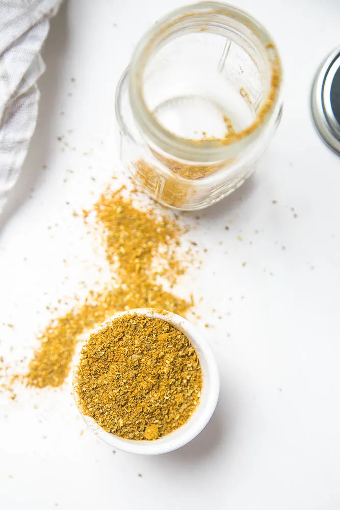 Looking for Night-shade free spice blends? Here's a trio of seasoning you'll love to use over and over! | perrysplate.com #spiceblends #nightshadefree