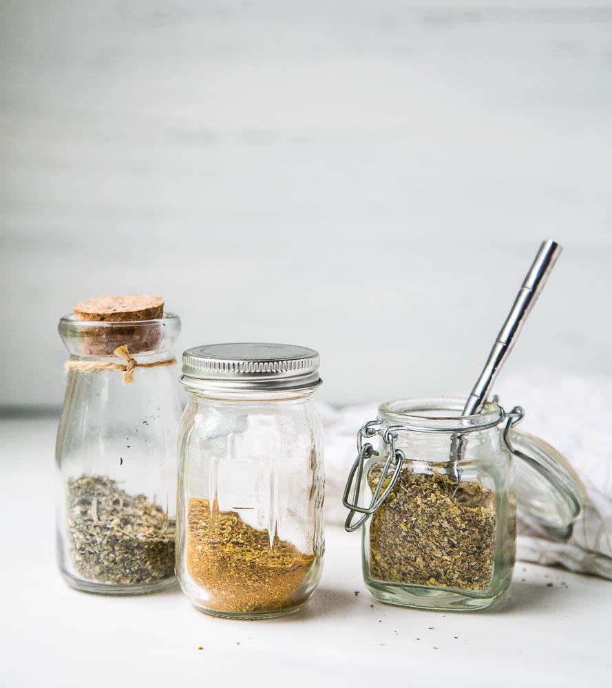 Looking for Night-shade free spice blends? Here's a trio of seasoning you'll love to use over and over! | perrysplate.com #spiceblends #nightshadefree