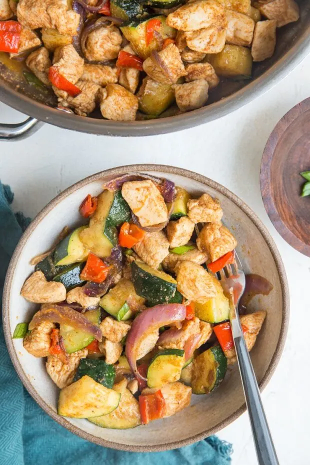 30-Minute Mexican Chicken & Zucchini Skillet -- paleo meal plan