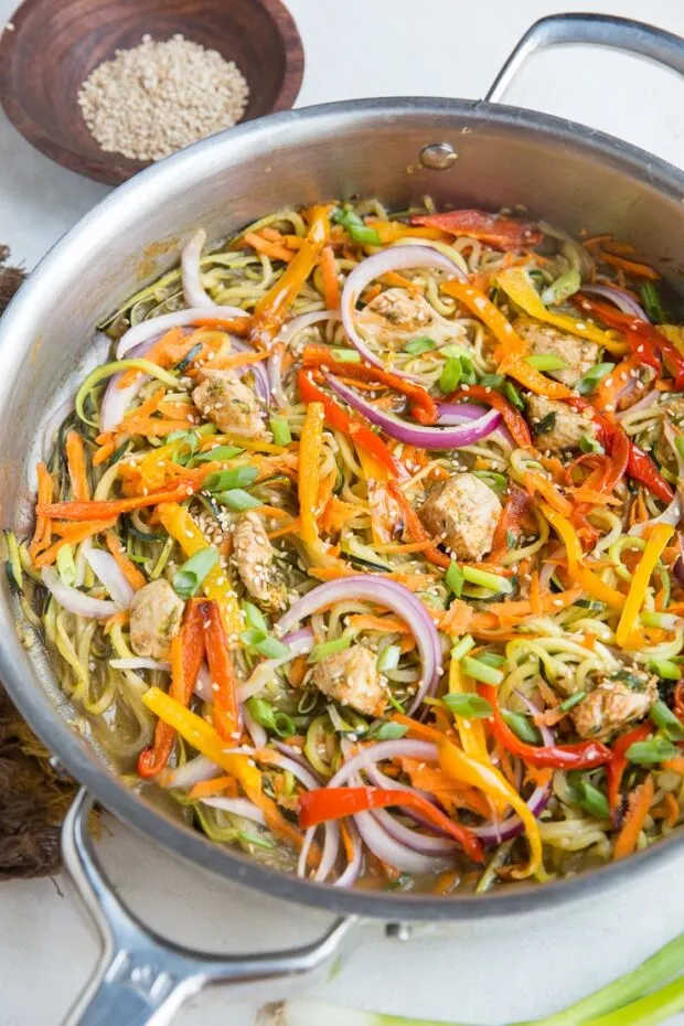 Chicken Chow Mein Noodles with Veggies -- paleo meal plan