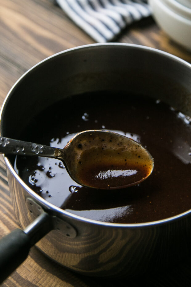 Just combine the ingredients in a saucepan and simmer until it has reduced some. It'll be slightly thicker and coat the back of the spoon.