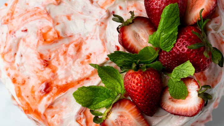 Vanilla Cake with Strawberry Cream Frosting - Perry's Plate Vanilla Cake with Strawberry Cream Frosting - Perry's Plate