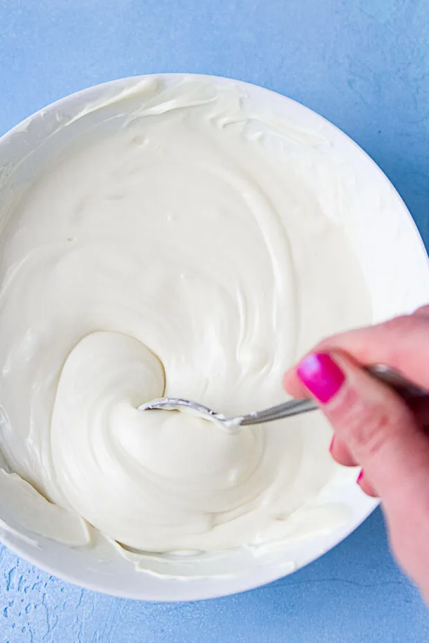 Bowl of melted white chocolate.