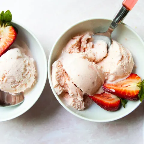 The Best Strawberry Frozen Greek Yogurt