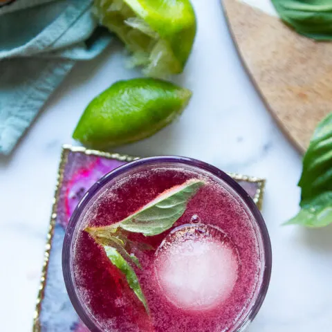 Sparkling Jamaica Drink (Hibiscus water)